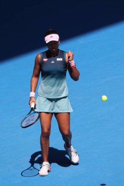 MELBOURNE, AUSTRALYA - 24 Ocak 2019: Grand Slam şampiyonu Japon Naomi Osaka, Melbourne Park 'taki 2019 Avustralya Açık' ta oynanan yarı final karşılaşmasında