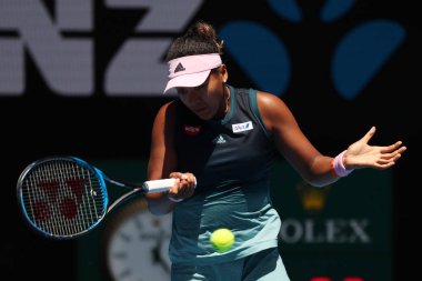 MELBOURNE, AUSTRALYA - 24 Ocak 2019: Grand Slam şampiyonu Japon Naomi Osaka, Melbourne Park 'taki 2019 Avustralya Açık' ta oynanan yarı final karşılaşmasında
