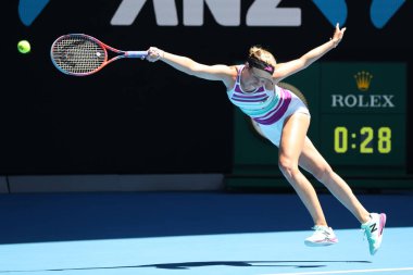 Melbourne, Avustralya - 24 Ocak 2019: Profesyonel tenis oyuncusu Danielle Collins Amerika Birleşik Devletleri 2019 Avustralya Açık Melbourne Park onun yarı final maç sırasında eylem