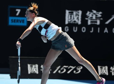 Melbourne, Avustralya - 24 Ocak 2019: Grand Slam şampiyonu Petra Kvitova Çek Cumhuriyeti 2019 Avustralya Açık Melbourne Park onun yarı final maç sırasında eylem