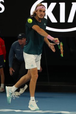 Melbourne, Avustralya - 24 Ocak 2019: Profesyonel tenis oyuncusu Stefanos Tsitsipas Yunanistan Avustralya Açık 2019 Melbourne Park onun yarı final maç sırasında eylem