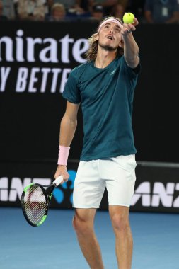 Melbourne, Avustralya - 24 Ocak 2019: Profesyonel tenis oyuncusu Stefanos Tsitsipas Yunanistan Avustralya Açık 2019 Melbourne Park onun yarı final maç sırasında eylem