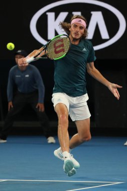 Melbourne, Avustralya - 24 Ocak 2019: Profesyonel tenis oyuncusu Stefanos Tsitsipas Yunanistan Avustralya Açık 2019 Melbourne Park onun yarı final maç sırasında eylem