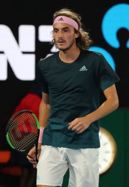 Melbourne, Avustralya - 24 Ocak 2019: Profesyonel tenis oyuncusu Stefanos Tsitsipas Yunanistan Avustralya Açık 2019 Melbourne Park onun yarı final maç sırasında eylem