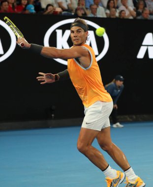 Melbourne, Avustralya - 24 Ocak 2019: 2019 Avustralya Açık Melbourne Park on yedi kez Grand Slam şampiyonu İspanya Rafael Nadal eylem sırasında onun yarı final maç