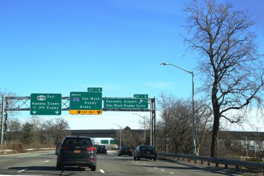 Queens, Queens, New York - 14 Ocak 2018: Nassau Expressway. New York Devlet yolu 878 (Ny 878) Long Island, New York U.S. Eyaleti Güney bölümünde bir yolu olduğunu