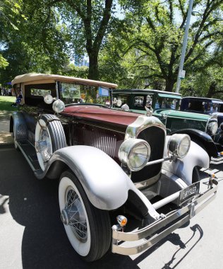 Melbourne, Avustralya - Ocak 26, 2019:1927 Chrysler Imperial eski model araba 2019 Royal Automobile Club, Victoria Avustralya gün miras araç vitrinde Melbourne ekranda