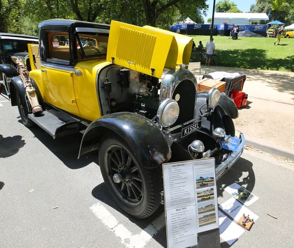 澳大利亚墨尔本 2019年1月26日 Kissel 1928年 Coupe 老式汽车在墨尔本国王领域花园的2019年澳大利亚维多利亚皇家汽车俱乐部文物展示 — 图库照片