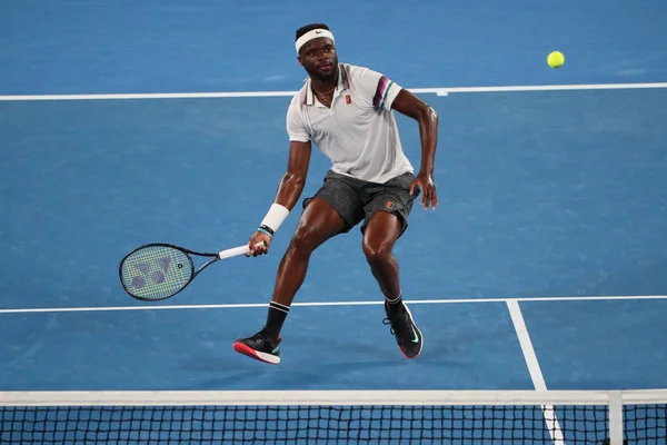 メルボルン オーストラリア 2019 プロのテニス プレーヤー米国のフランシス Tiafoe 2019 全豪オープン メルボルンでナダルに対して彼の準々決勝の試合中にアクションで — ストック写真