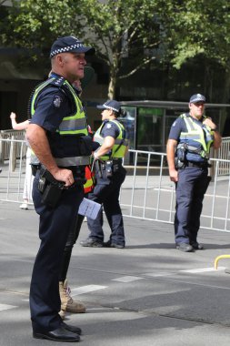 MELBOURNE, AUSTRALYA - 26 Ocak 2019: Victoria Polis Memuru Melbourne 'da 2019 Avustralya Günü Geçit Töreni sırasında güvenlik sağlıyor