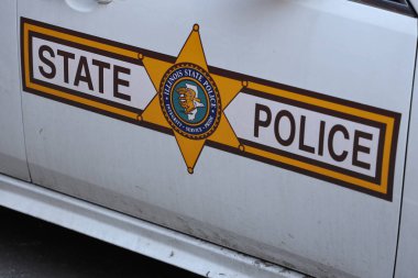 Chicago, Illinois - 12 Mart 2019: Illinois eyalet polisi araba şehir Chicago