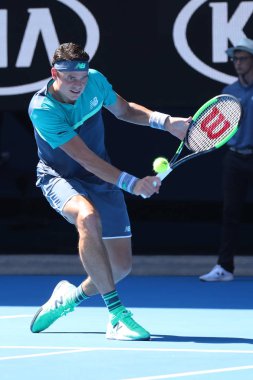 Melbourne, Avustralya-Ocak 21, 2019: profesyonel tenis oyuncusu Milos Raonic Kanada 'da eylem sırasında onun turu sırasında 16 maç 2019 Avustralya Açık Melbourne Park