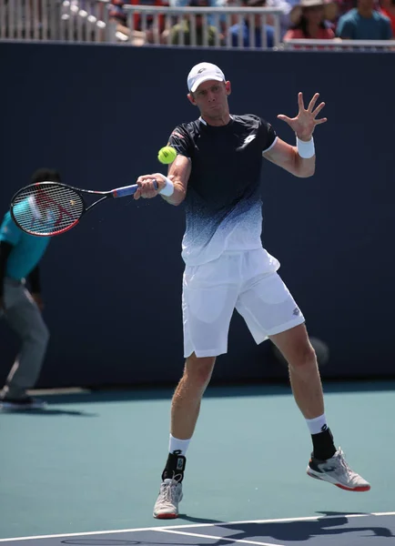 佛罗里达州迈阿密花园 2019年3月23日 南非职业网球运动员凯文 安德森在佛罗里达迈阿密花园硬石体育场的2019轮迈阿密公开赛上进行比赛 — 图库照片