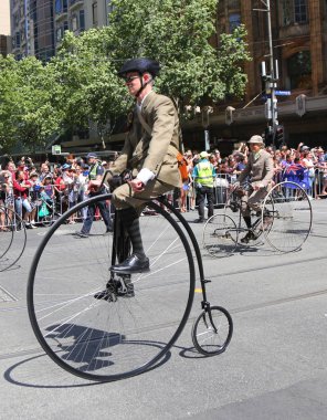Melbourne, Avustralya-26 Ocak 2019: Victoria üyeleri Vintage Cycle Club Melbourne 2019 Avustralya Day Parade katılmak