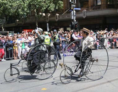 Melbourne, Avustralya-26 Ocak 2019: Victoria üyeleri Vintage Cycle Club Melbourne 2019 Avustralya Day Parade katılmak