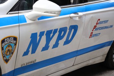 New York-25 Ocak 2019: NYPD arabası Lower Manhattan 'da güvenlik sağlar