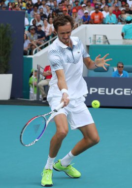 Miami Gardens, Florida-27 Mart, 2019: profesyonel tenis oyuncusu Daniil Medvedev Aksiyon sırasında 16 maç içinde 2019 Miami açık sabit rock Stadı 'nda Miami Gardens, Florida