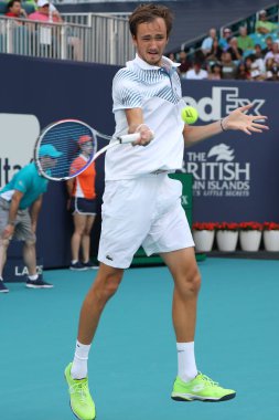 Miami Gardens, Florida-27 Mart, 2019: profesyonel tenis oyuncusu Daniil Medvedev Aksiyon sırasında 16 maç içinde 2019 Miami açık sabit rock Stadı 'nda Miami Gardens, Florida