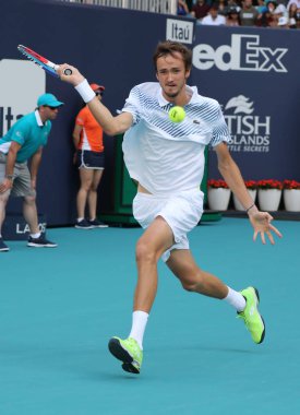 Miami Gardens, Florida-27 Mart, 2019: profesyonel tenis oyuncusu Daniil Medvedev Aksiyon sırasında 16 maç içinde 2019 Miami açık sabit rock Stadı 'nda Miami Gardens, Florida