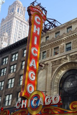 Chicago, Illionis - 12 Mart 2019 Chicago State Street, Illinois 'deki ünlü Chicago Tiyatrosu. 1921 'de açılan tiyatro 1980' lerde yenilendi ve şimdi Madison Square Garden 'a ait.