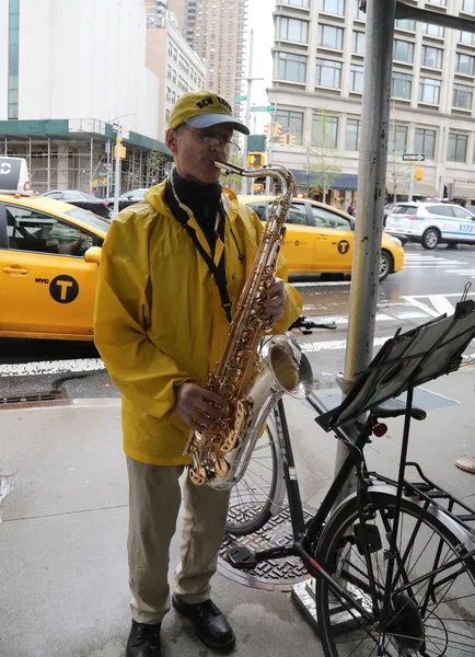 New York Dubna 2019 Neznámý Saxofonista Centru Manhattanu — Stock fotografie