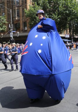Melbourne, Avustralya-26 Ocak 2019: katılımcılar Melbourne içinde 2019 Avustralya günü geçit töreni sırasında yürüyüş