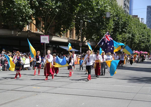 澳大利亚墨尔本 2019年1月26日 维多利亚的乌克兰人协会成员参加在墨尔本举行的2019年澳大利亚日游行 — 图库照片