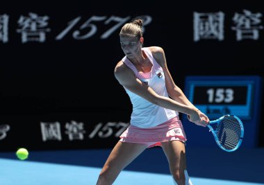 Melbourne, Avustralya - 22 Ocak 2019: Profesyonel tenisçi Karolina Pliskova, Melbourne Park'ta düzenlenen 2019 Avustralya Açık'ta çeyrek final maçında forma giyerken