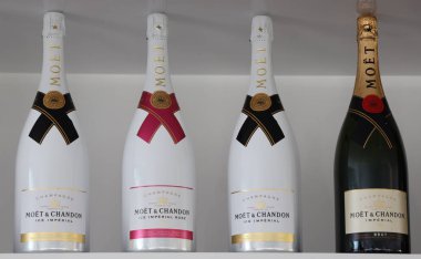 Miami Gardens, Florida - 27 Mart 2019: Moet ve Chandon şampanyası Miami'deki Hard Rock Stadyumu'nda düzenlenen 2019 Miami Open'da sunuldu. Moet ve Chandon Miami Açık'ın resmi şampanyasi.