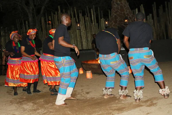 Hazyview Südafrika Oktober 2018 Einheimische Tänzer Treten Für Touristen Der — Stockfoto