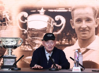 Melbourne, Avustralya - 23 Ocak 2019: Grand Slam şampiyonu Rod Laver Melbourne'de düzenlenen 2019 Avustralya Açık tenis şampiyonasında basın toplantısı düzenledi.