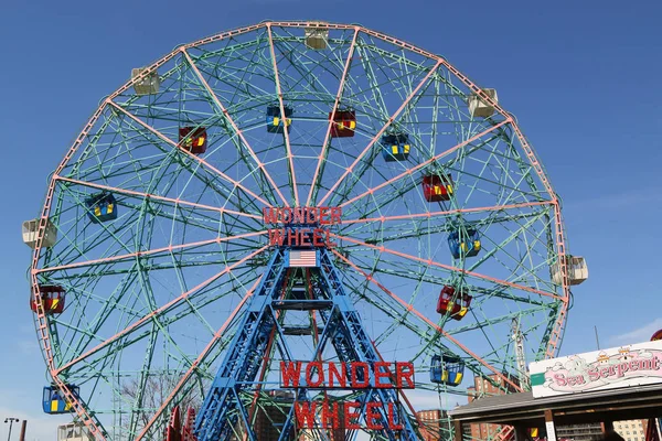 Brooklyn Nueva York Abril 2019 Rueda Maravilla Parque Atracciones Coney —  Fotos de Stock