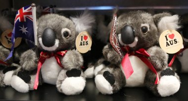 Melbourne, Avustralya - 28 Ocak 2019: Avustralya hediyelik eşyalar Melbourne Uluslararası Havaalanı'nda sergileniyor