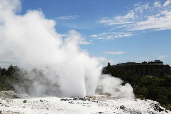 Pohutu Geyser Parque Nacional Puia Rotorua Nova Zelândia — Fotografia de Stock