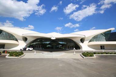New York- 16 Mayıs 2019: Twa Hotel, New York'taki John F. Kennedy Uluslararası Havaalanı'nda (Jfk) Eero Saarinen tarafından tasarlanan tarihi Twa Uçuş Merkezi binasında açıldı.