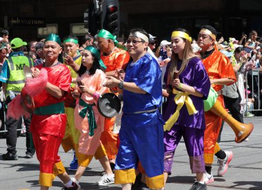 Melbourne, Avustralya - 26 Ocak 2019: Victoria üyelerinin Tayland topluluğu Melbourne'deki 2019 Avustralya Günü Geçit Töreni'ne katılıyor