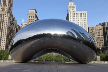 Chicago, Illinois - 23 Mayıs 2019: Millennium Park,Chicago'da Cloud Gate heykeli. Cloud Gate, Hindistan doğumlu İngiliz sanatçı Sir Anish Kapoor'un halka açık heykeli.