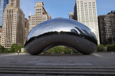 Chicago, Illinois - 23 Mayıs 2019: Millennium Park,Chicago'da Cloud Gate heykeli. Cloud Gate, Hindistan doğumlu İngiliz sanatçı Sir Anish Kapoor'un halka açık heykeli.