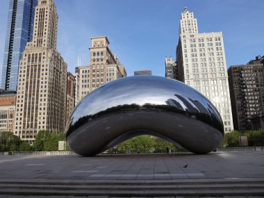 Chicago, Illinois - 23 Mayıs 2019: Millennium Park,Chicago'da Cloud Gate heykeli. Cloud Gate, Hindistan doğumlu İngiliz sanatçı Sir Anish Kapoor'un halka açık heykeli.