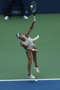 New York-1 Eylül 2018: profesyonel tenis oyuncusu Marketa Vondrousova Çek Cumhuriyeti 'nde eylem içinde onun üçüncü tur maçı sırasında 2018 bize açık Billie Jean King Ulusal Tenis Merkezi 