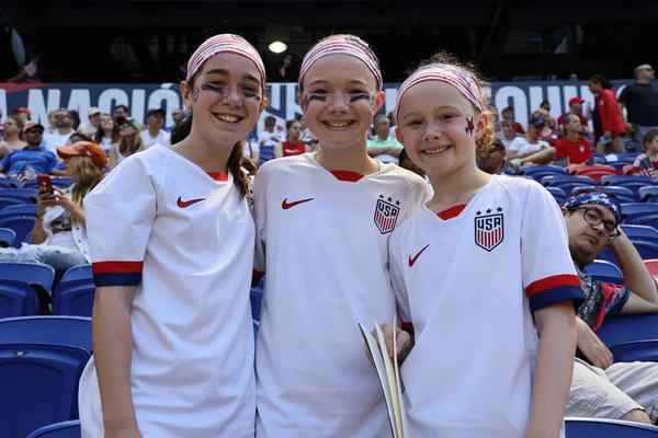 新泽西州哈里森 2019年5月26日 在红牛体育场 球迷们支持美国女子国家足球队在红牛体育场与墨西哥的友谊赛 为2019年女足世界杯在新泽西州哈里森举行 — 图库照片
