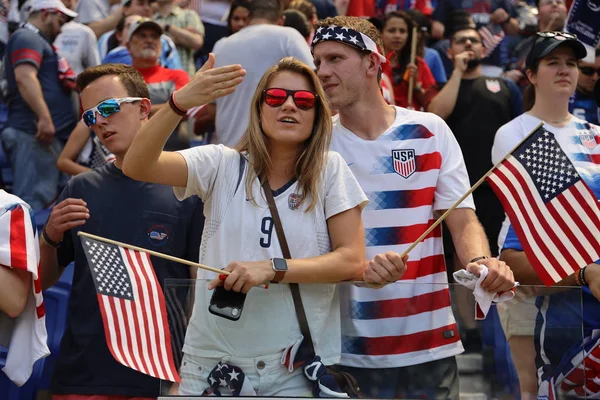 Harrison Mai 2019 Fußballfans Unterstützen Fussballnationalmannschaft Der Frauen Red Bull — Stockfoto