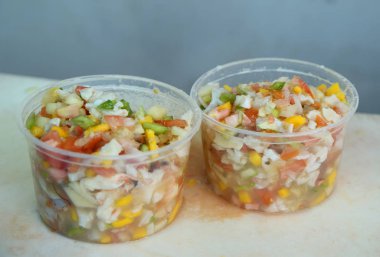 Geleneksel Bahama Conch salata 