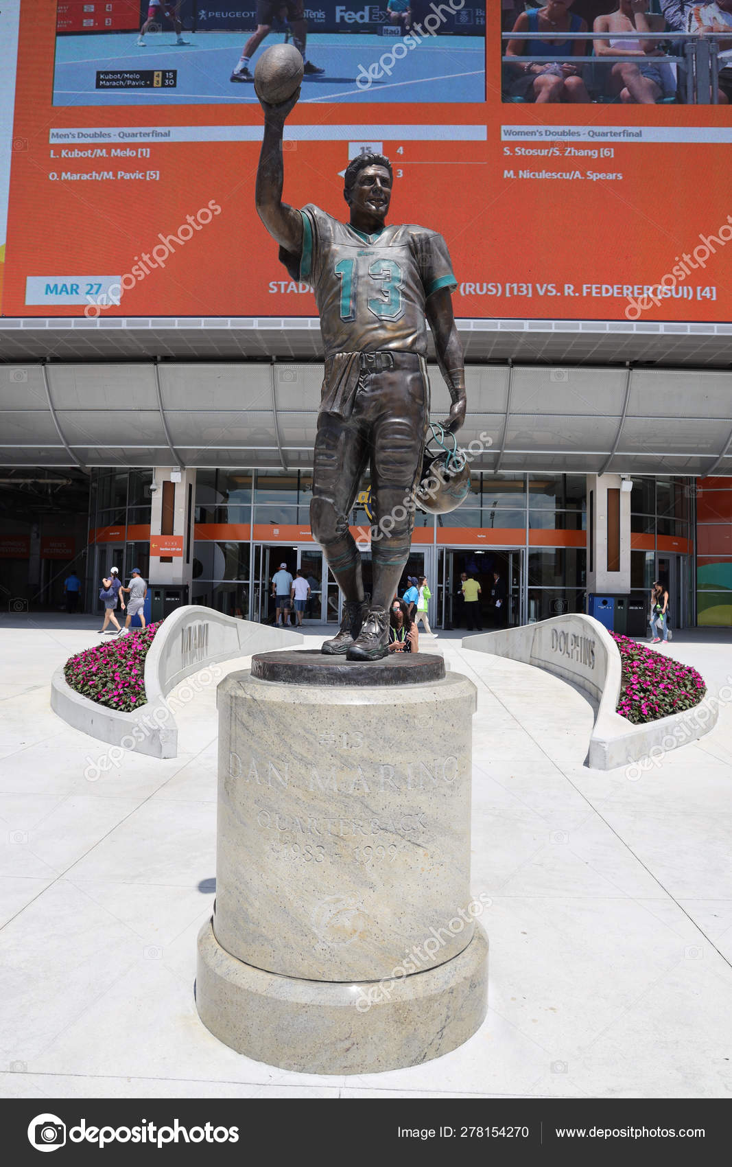 Miami Gardens Florida March 2019 Statue Hall Fame Dolphins