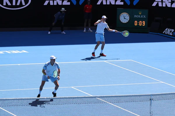 澳大利亚墨尔本 2019年1月23日 大满贯冠军迈克和美国的鲍勃 布莱恩在墨尔本公园举行的2019年澳大利亚网球公开赛四分之一决赛中对阵 — 图库照片