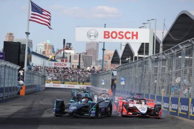 New York - 14 Temmuz 2019: Brooklyn'deki Red Hook'ta 2019 New York E-Prix turu 13'te elektrikli yarış arabaları