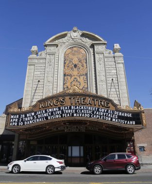 Brooklyn, New York - 29 Mart 2015: The Kings Theatre, eski adıyla Loew's Kings Theatre, Brooklyn Flatbush semtinde, New York