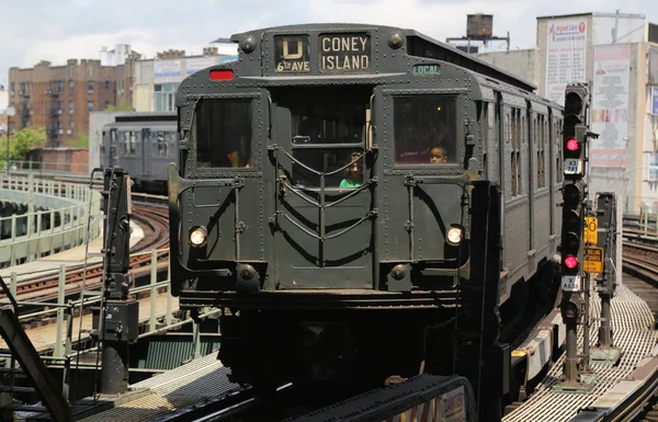 Brooklyn Nueva York Junio 2015 Coche Metro Vintage Estación Brighton — Foto de Stock