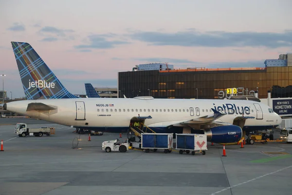 Nowy Jork Marca 2019 Jetblue Samolot Asfalcie Lotnisku John Kennedy — Zdjęcie stockowe