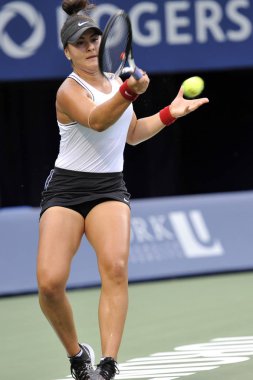 Toronto, Kanada - 11 Ağustos 2019: Profesyonel tenisçi Bianca Andreescu, Toronto'da düzenlenen 2019 Rogers Cup'taki final maçında kanadalı. Kanada 